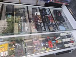 استریو نادر (تزئینات لوکس، صوتی تصویری و امنیتی خودرو)-خسرو نژاد
